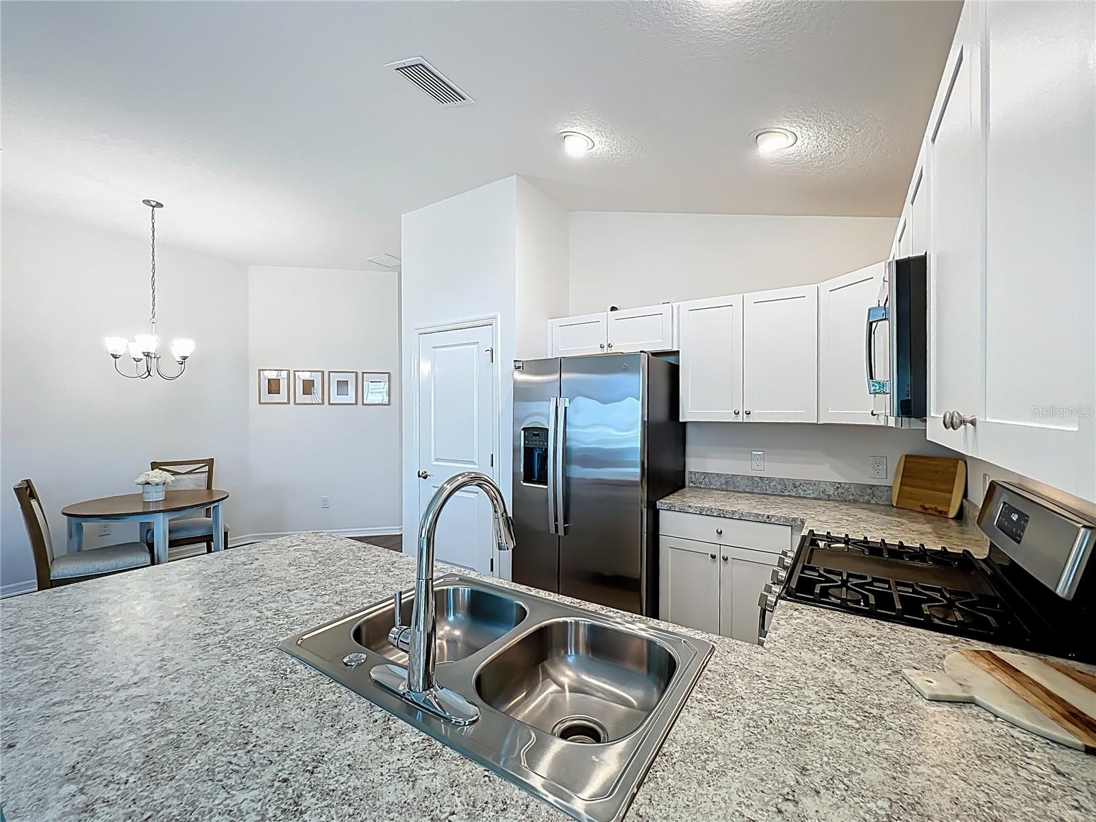 VILLAGES/SOUTHERN OAKS UN 216 - Residential