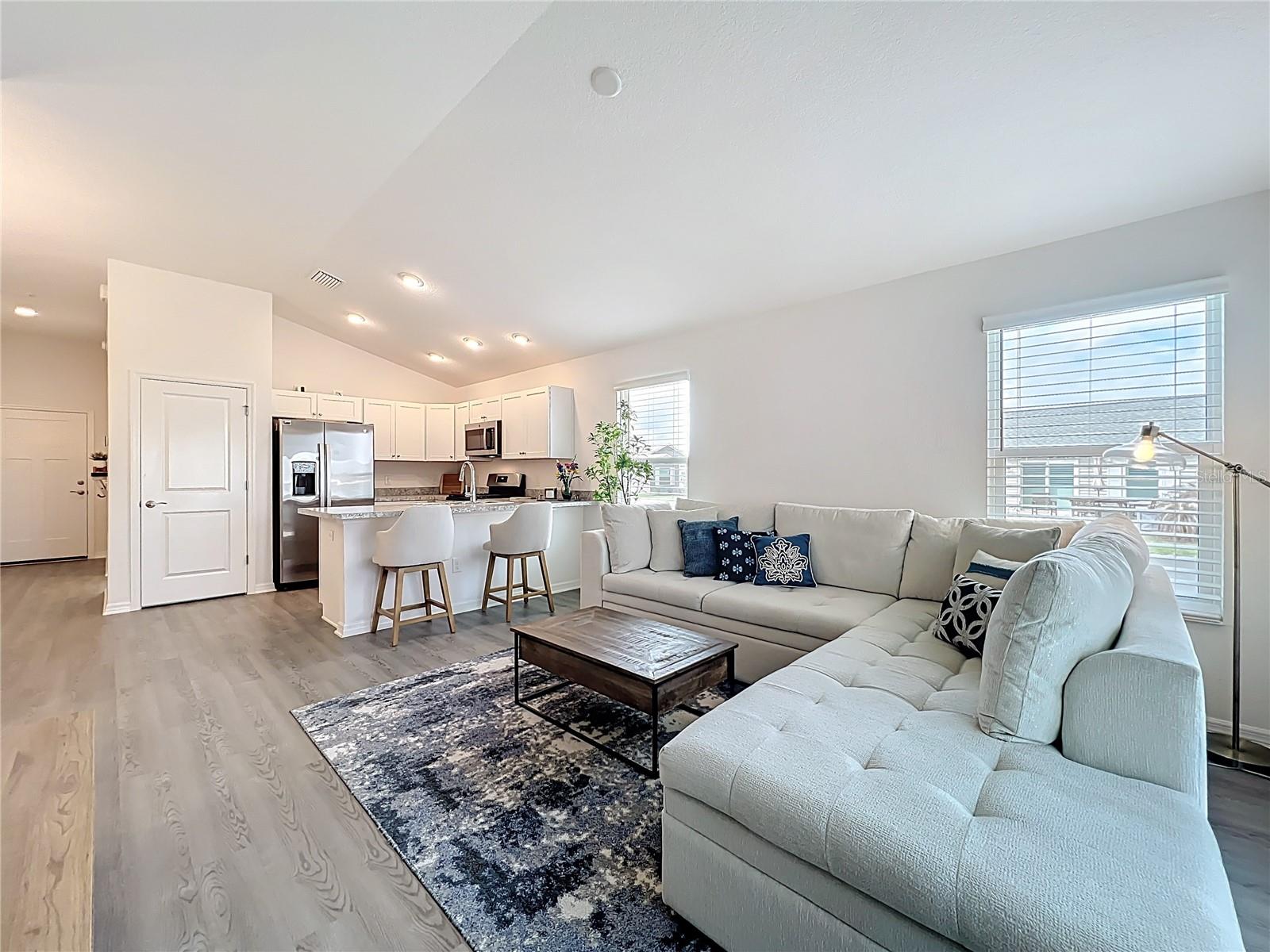 VILLAGES/SOUTHERN OAKS UN 216 - Residential