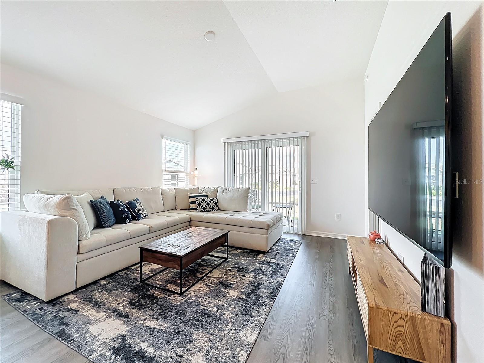 VILLAGES/SOUTHERN OAKS UN 216 - Residential