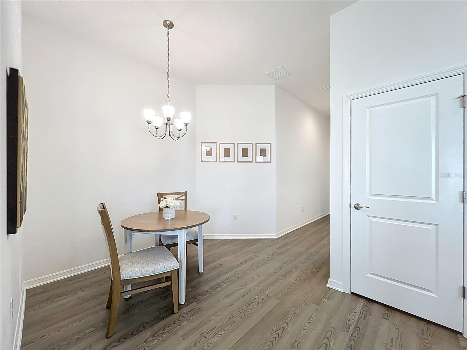 VILLAGES/SOUTHERN OAKS UN 216 - Residential