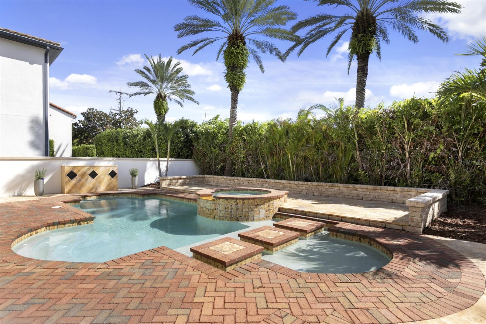 6123 YEATS MANOR DRIVE