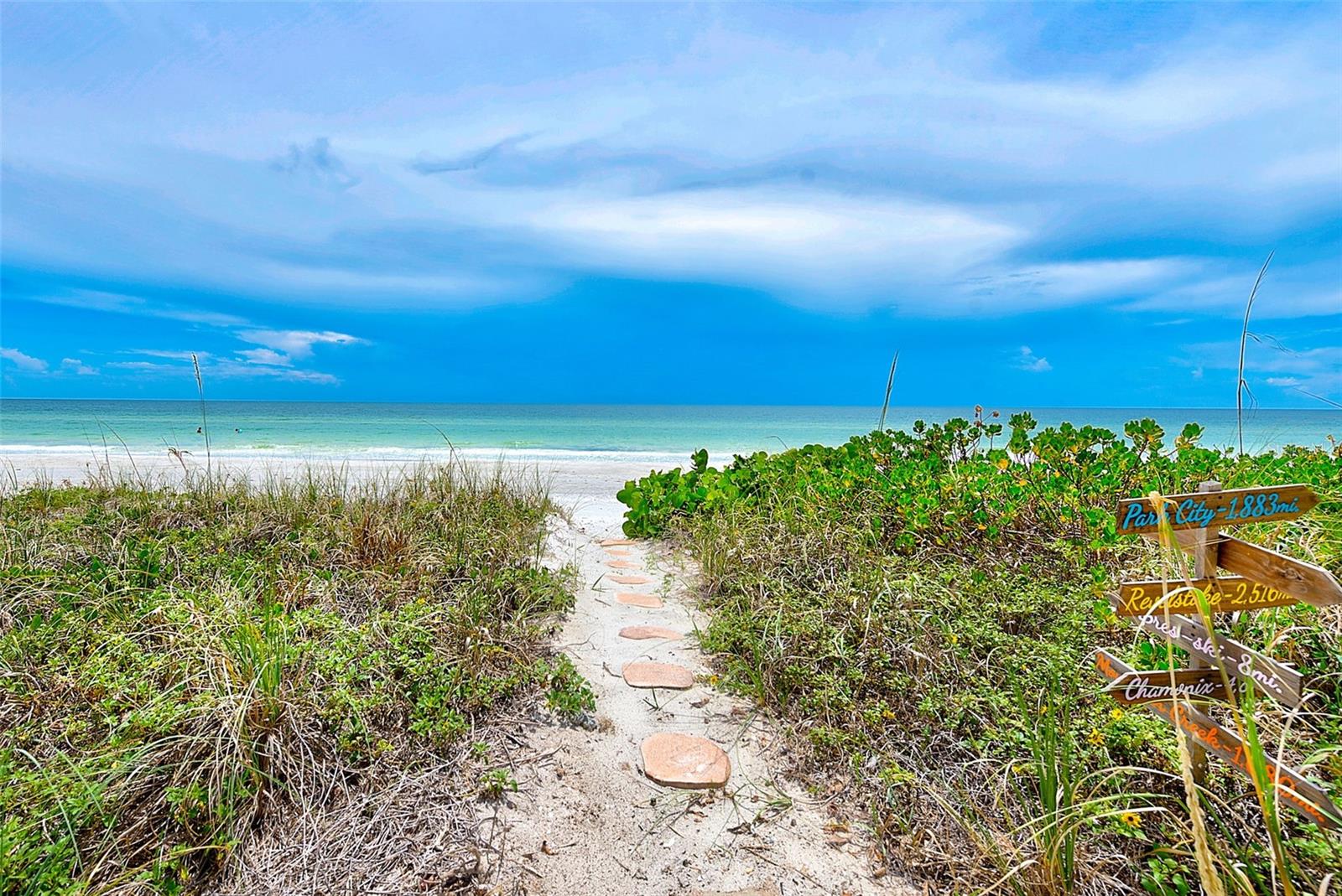 LONE PALM BEACH 1ST ADD - Residential