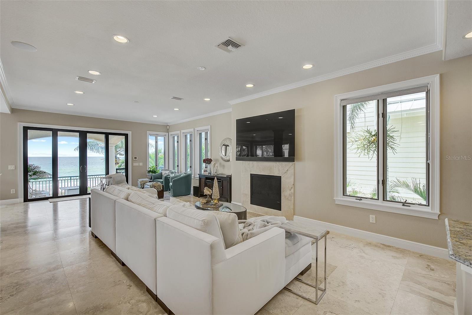 LONE PALM BEACH 1ST ADD - Residential