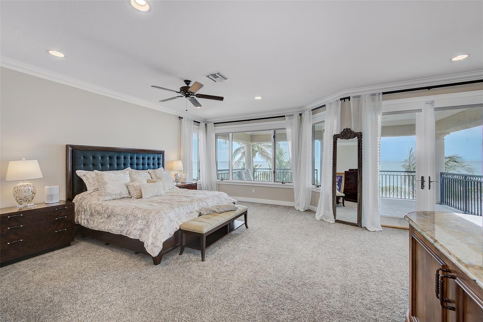 LONE PALM BEACH 1ST ADD - Residential