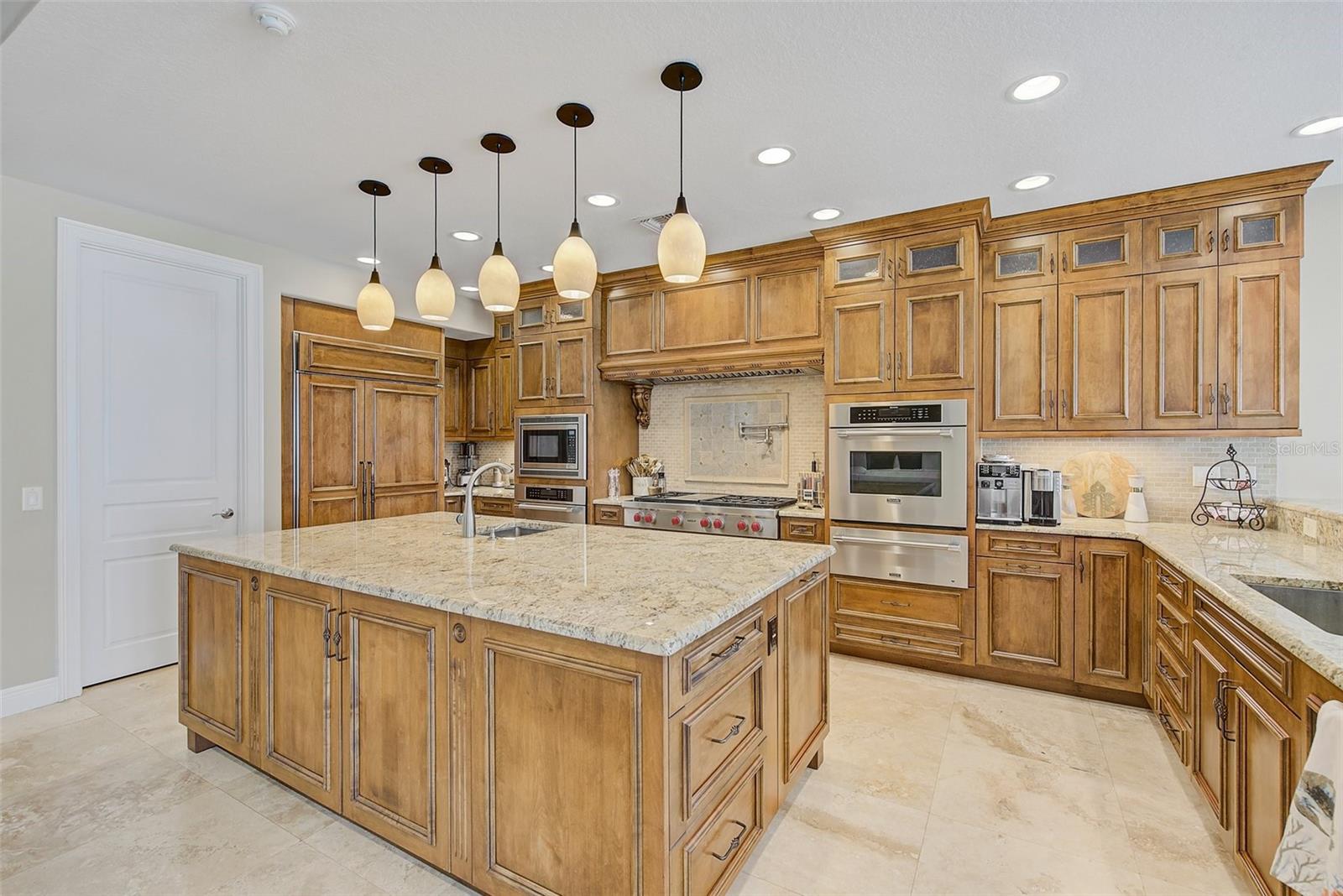 LONE PALM BEACH 1ST ADD - Residential