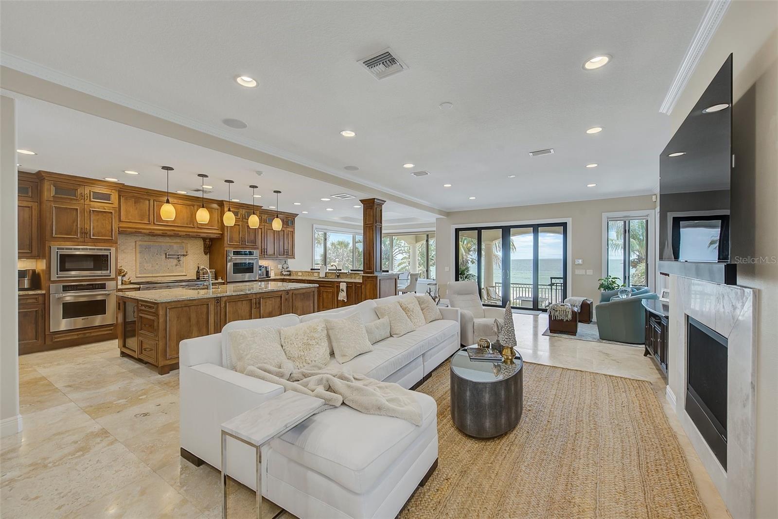 LONE PALM BEACH 1ST ADD - Residential