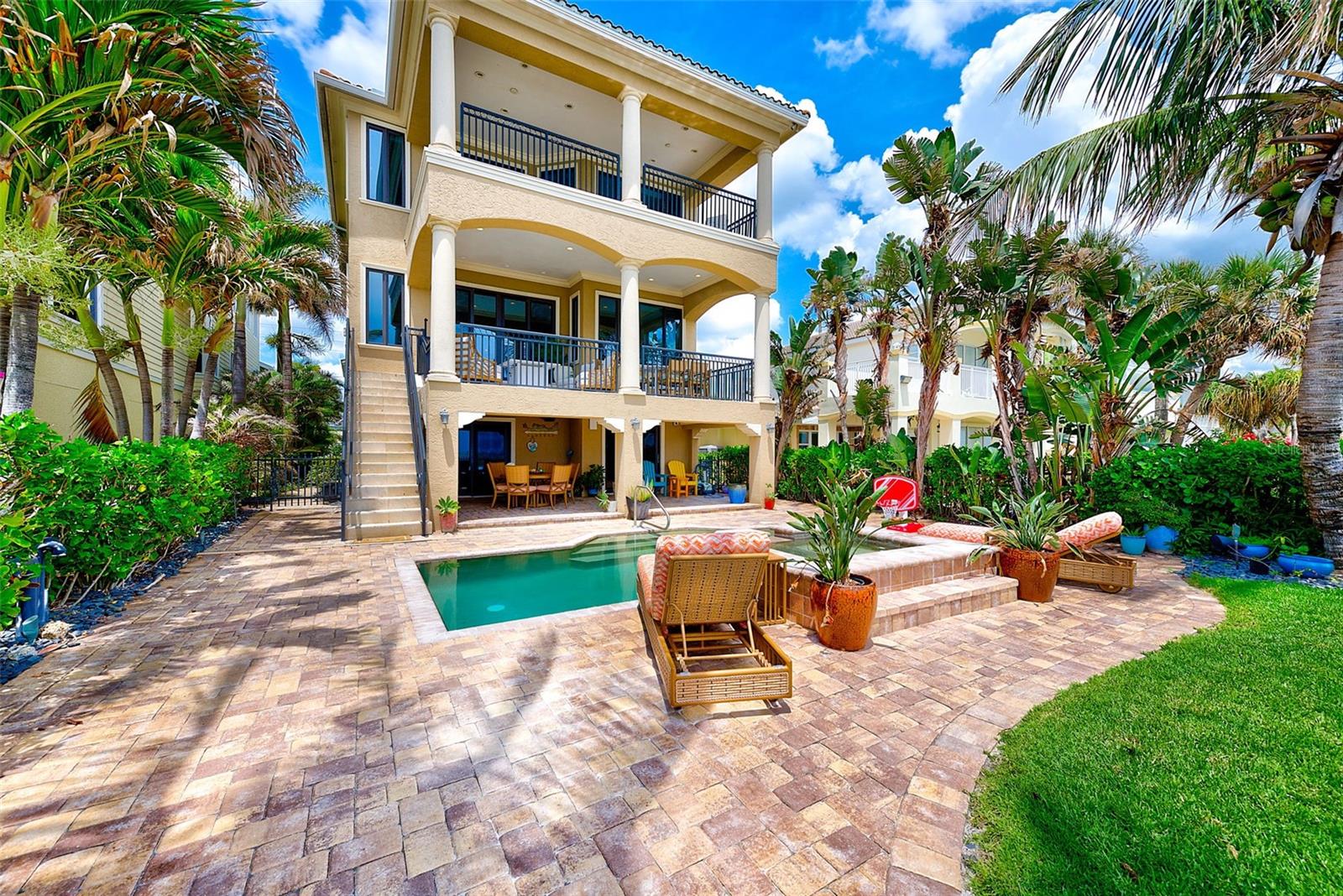 LONE PALM BEACH 1ST ADD - Residential