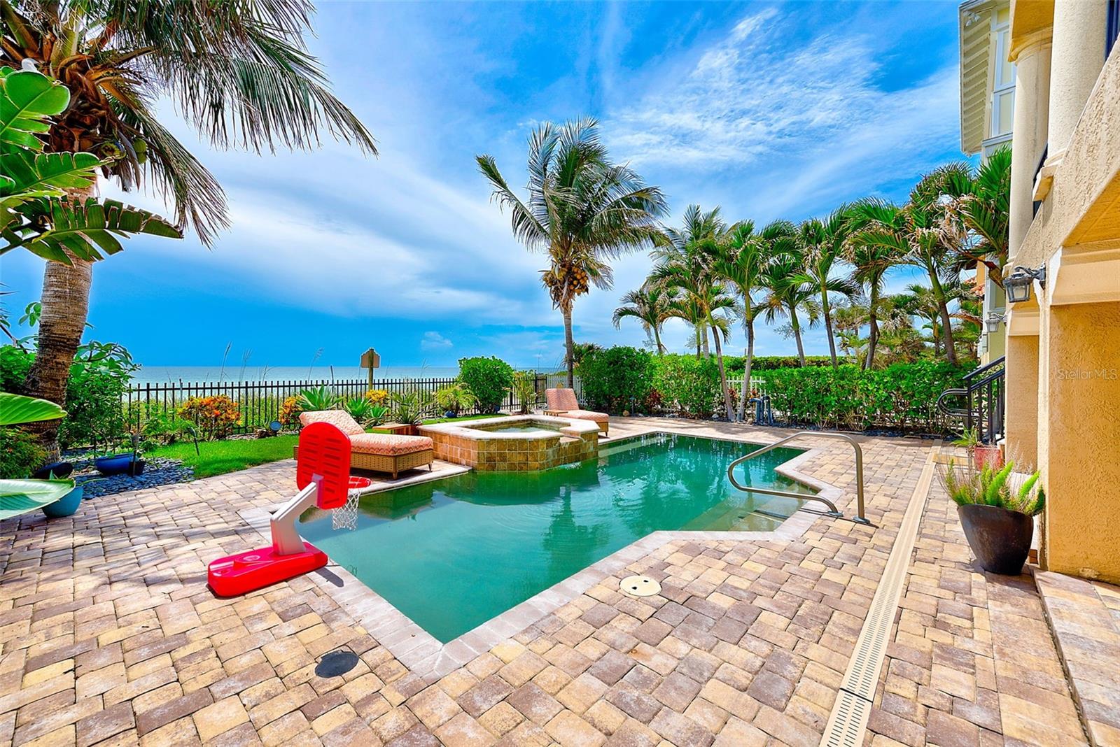 LONE PALM BEACH 1ST ADD - Residential