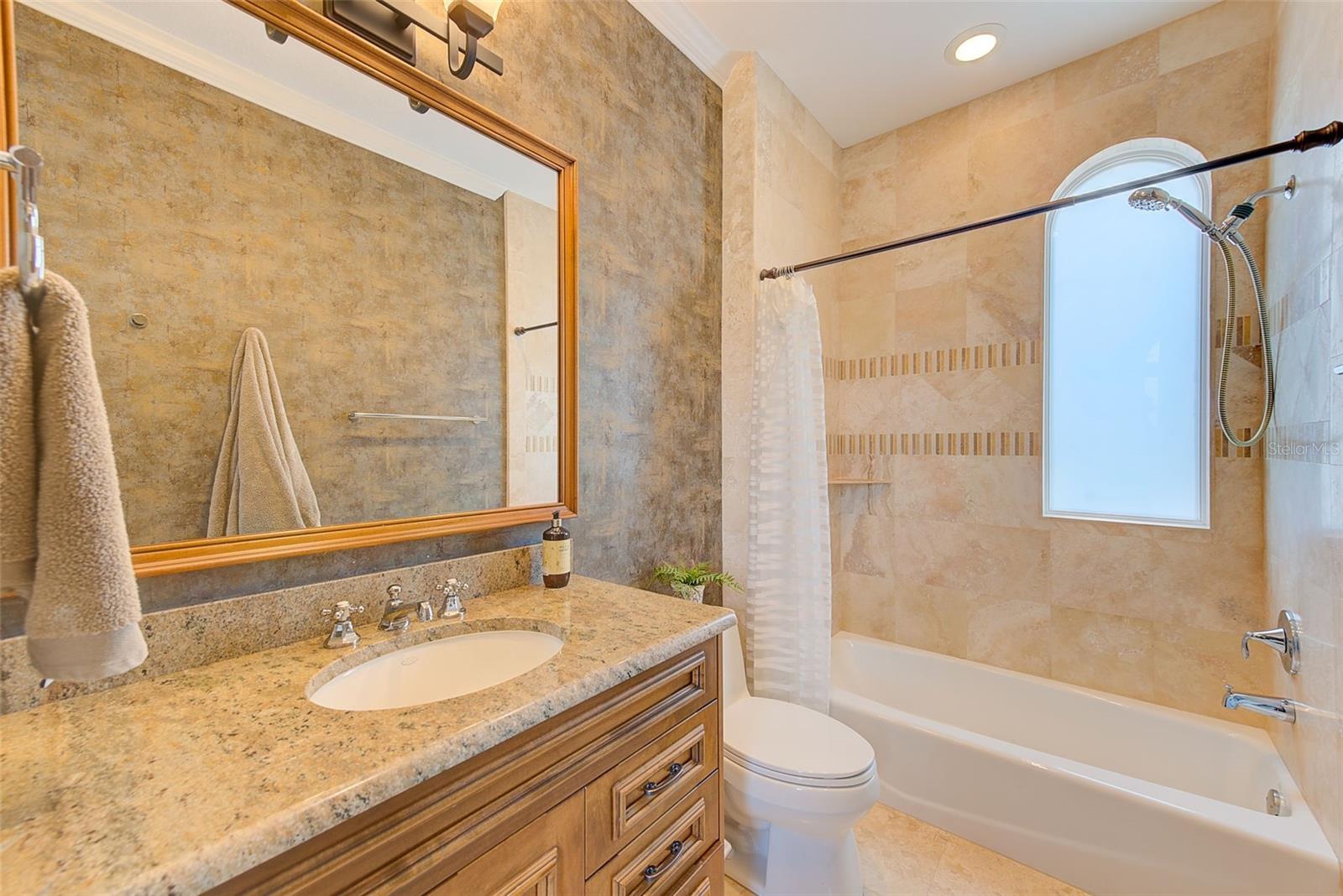 LONE PALM BEACH 1ST ADD - Residential