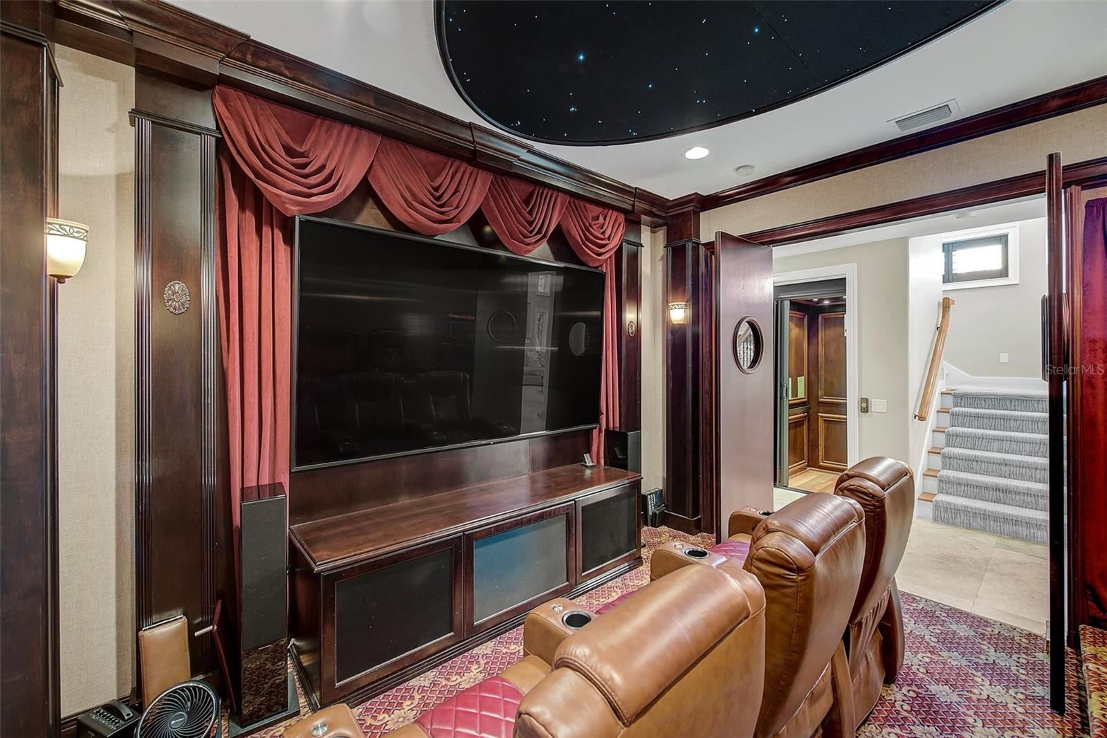 LONE PALM BEACH 1ST ADD - Residential