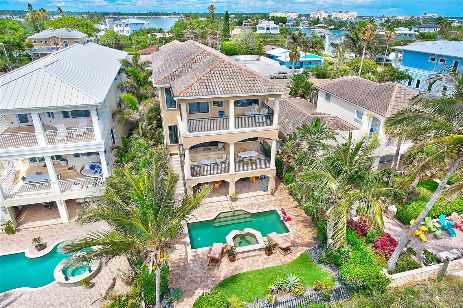 LONE PALM BEACH 1ST ADD - Residential