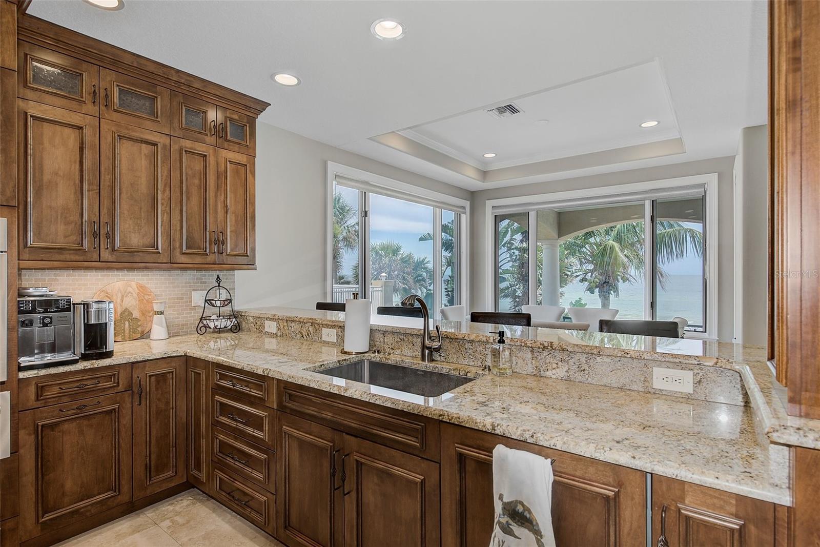 LONE PALM BEACH 1ST ADD - Residential