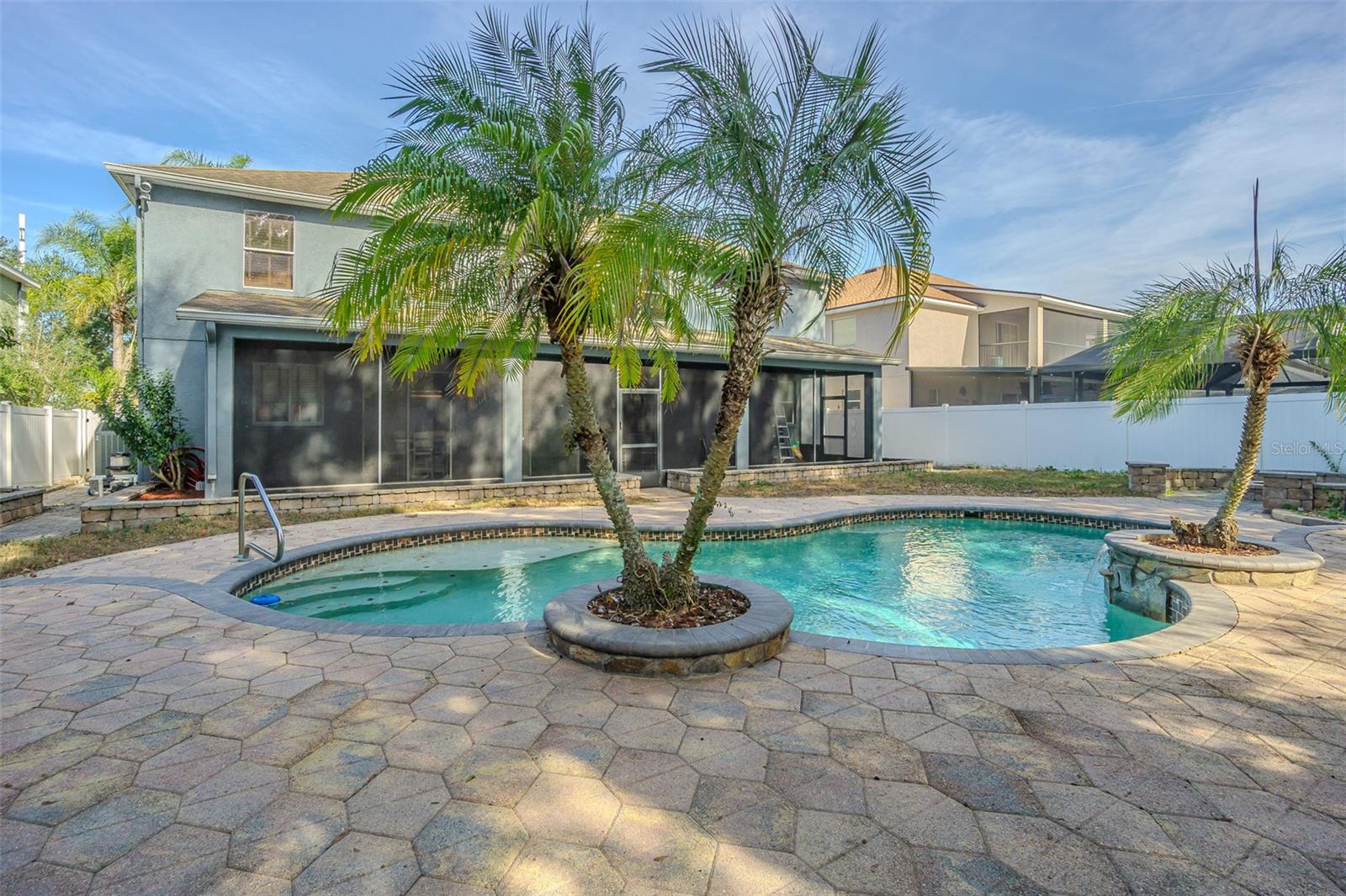 WINDCREST COMMONS - Residential