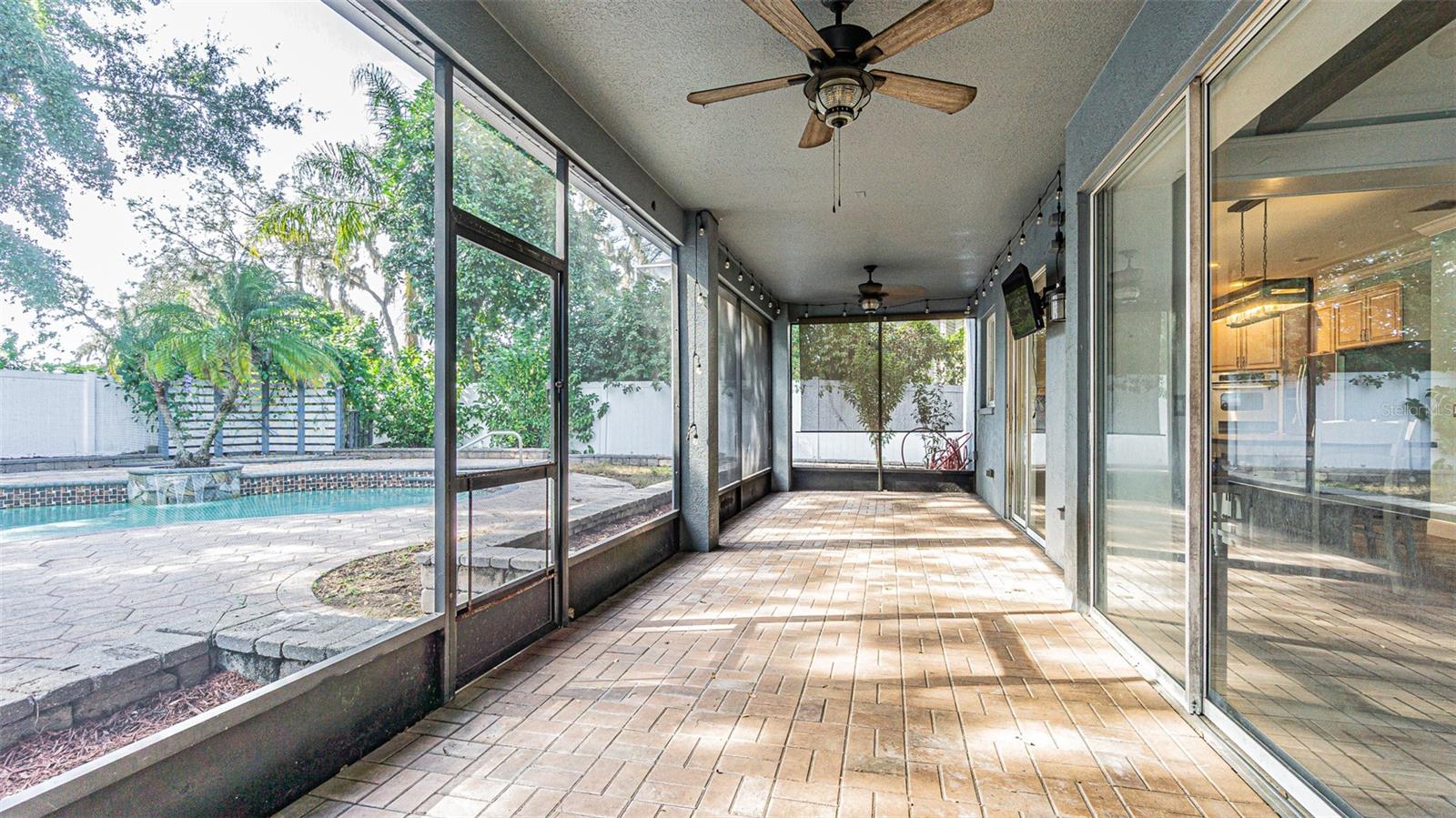 WINDCREST COMMONS - Residential