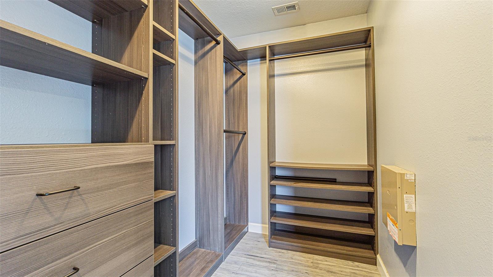 WINDCREST COMMONS - Residential