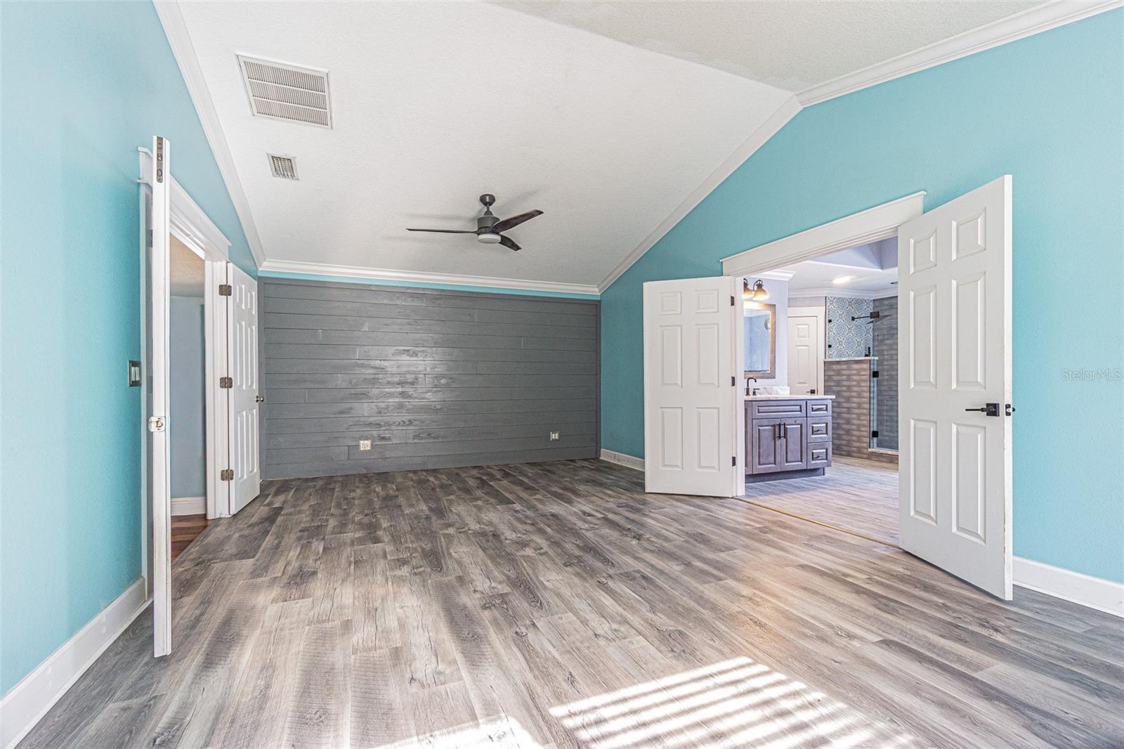 WINDCREST COMMONS - Residential