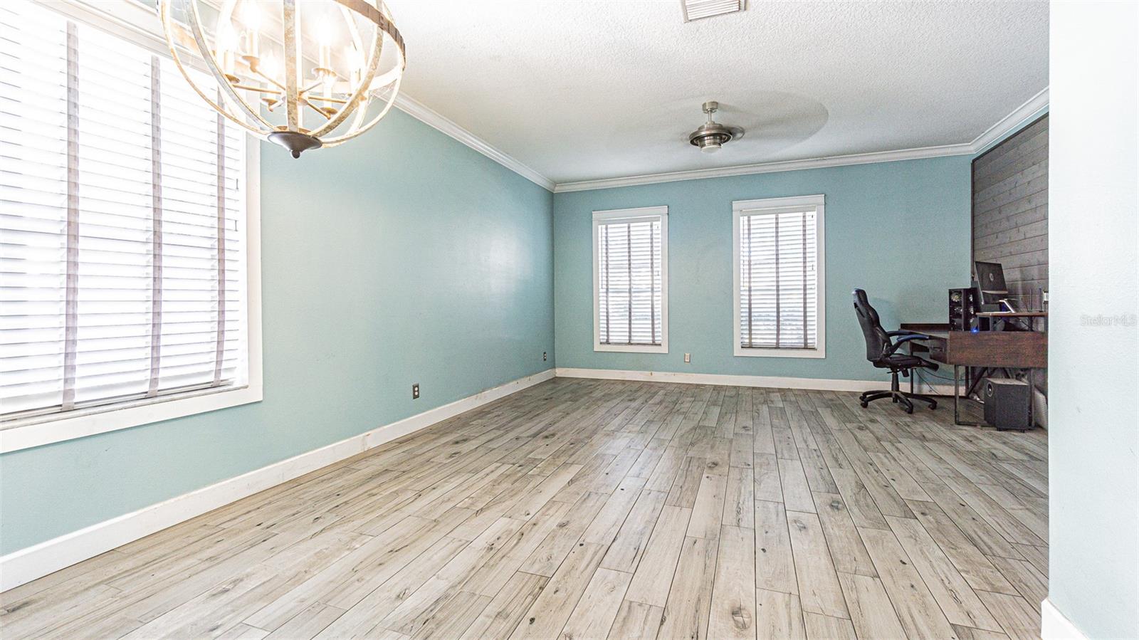 WINDCREST COMMONS - Residential