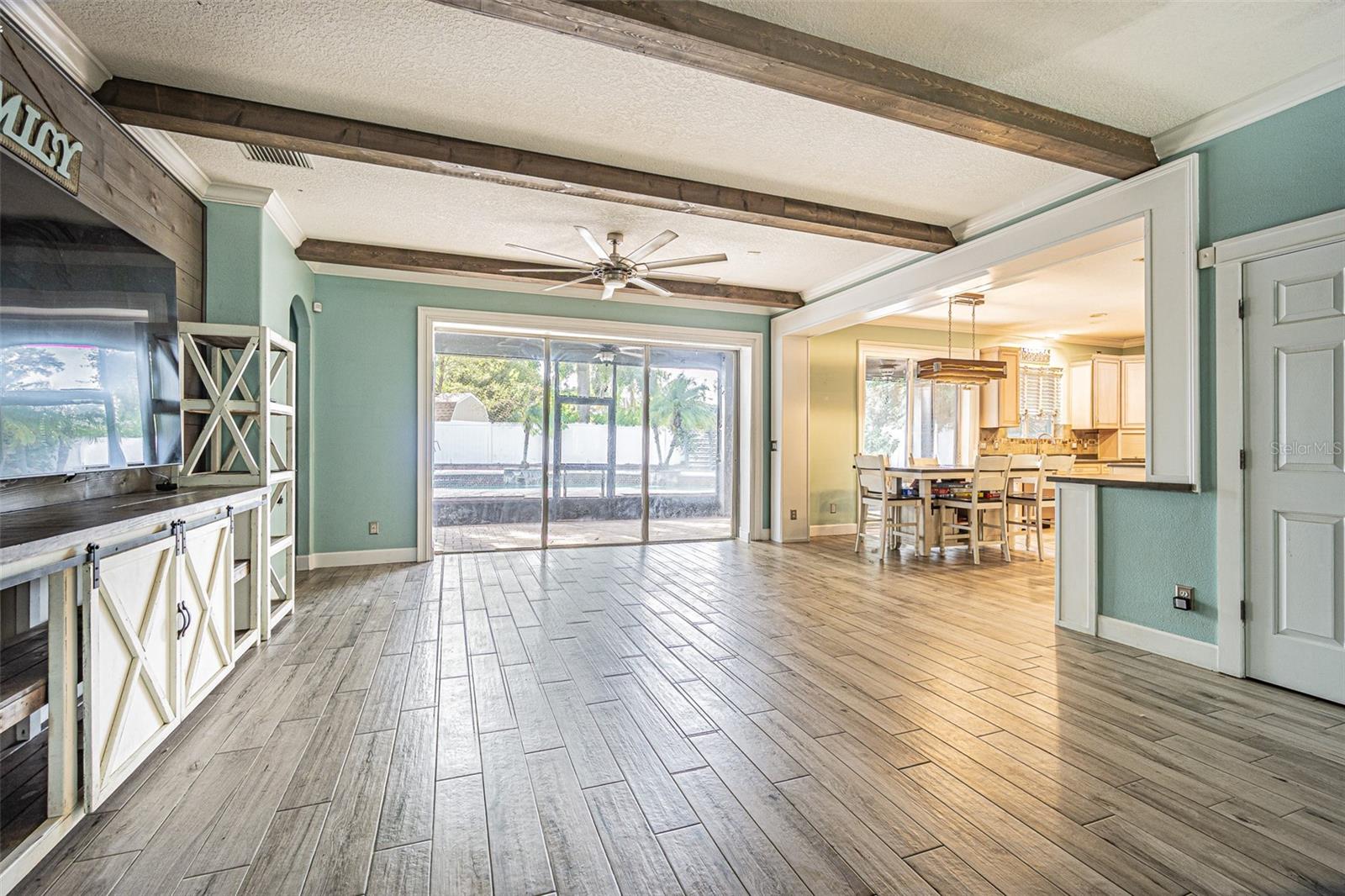 WINDCREST COMMONS - Residential