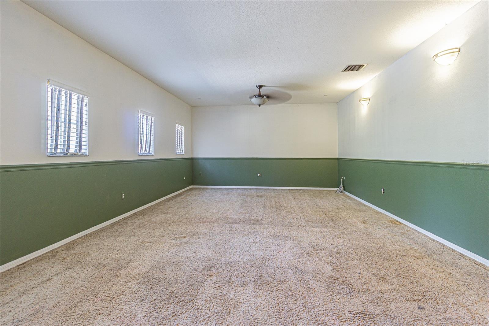 WINDCREST COMMONS - Residential