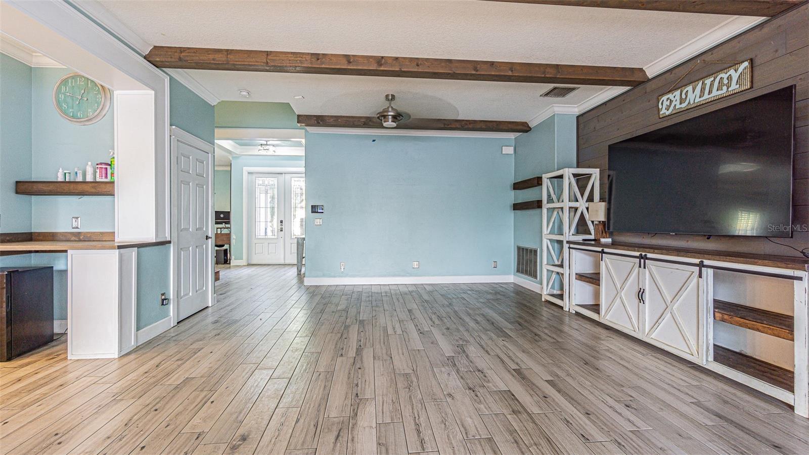 WINDCREST COMMONS - Residential