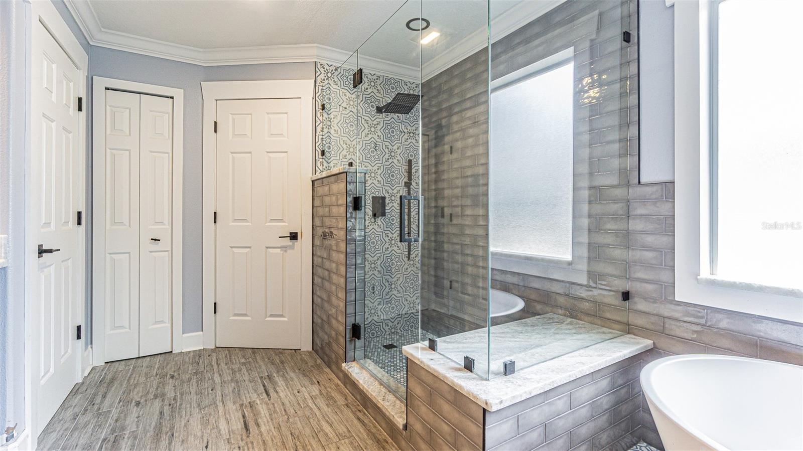 WINDCREST COMMONS - Residential