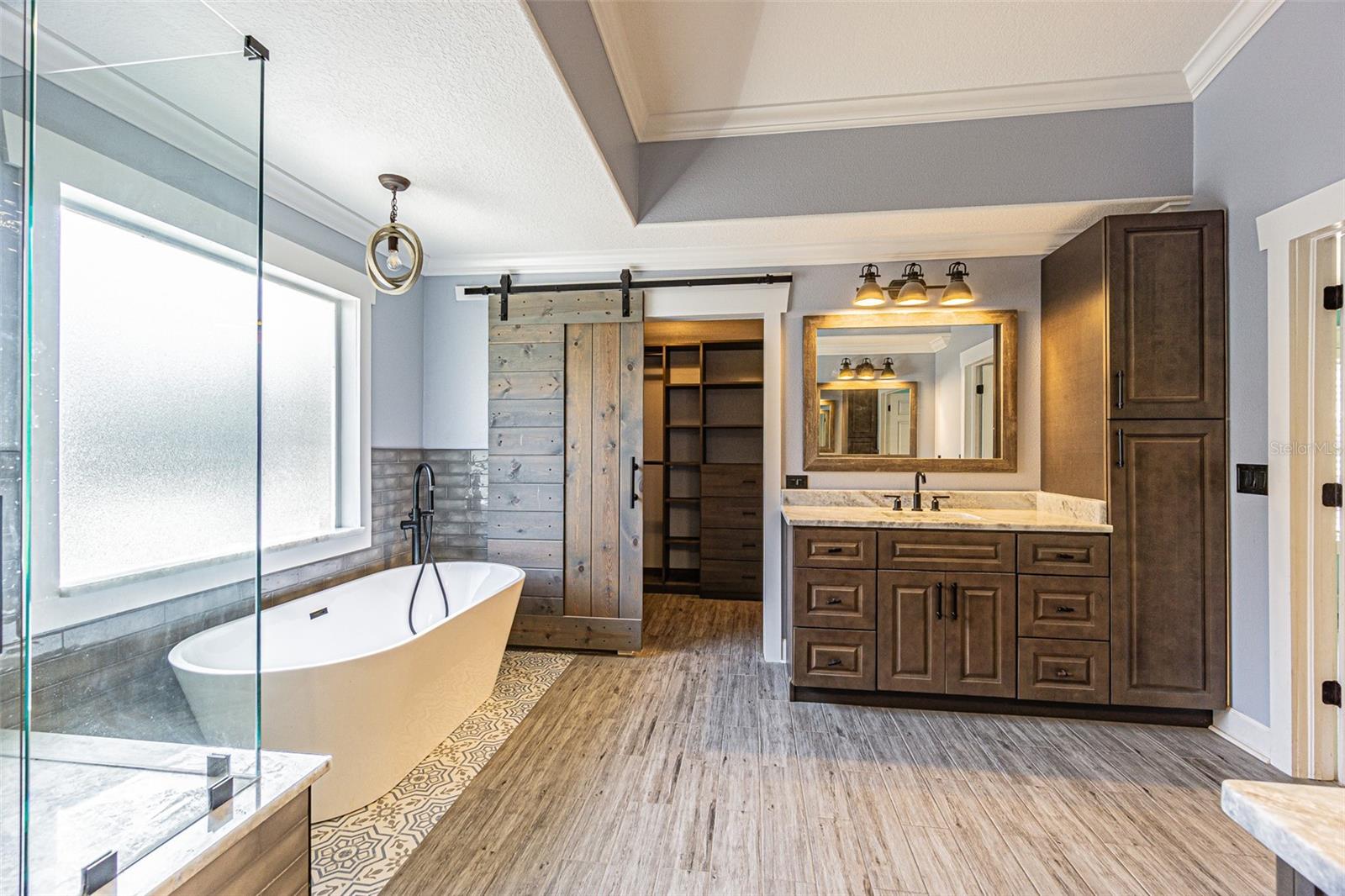 WINDCREST COMMONS - Residential