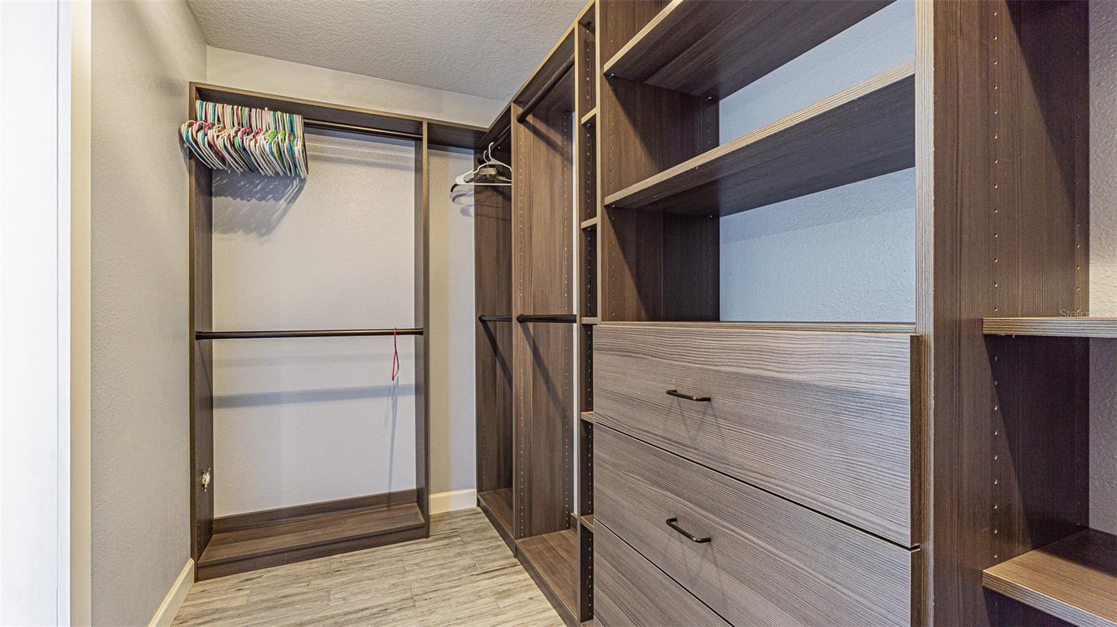 WINDCREST COMMONS - Residential