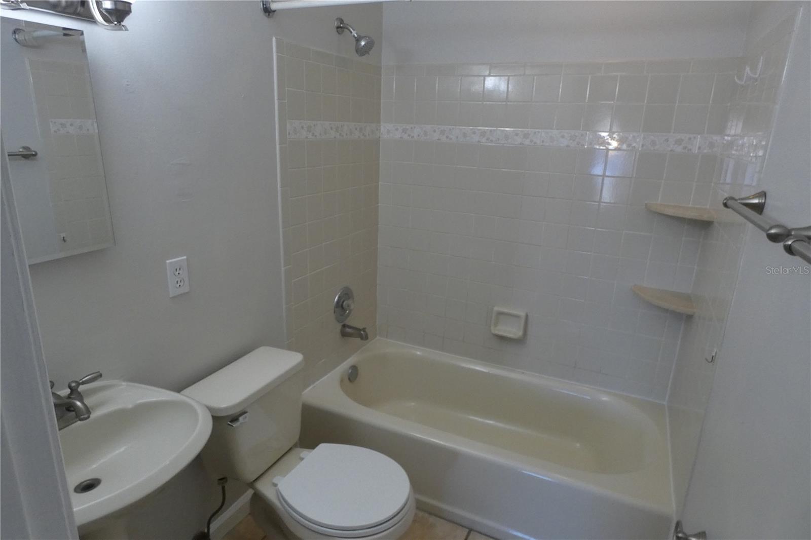 INTER BAY - Residential Lease