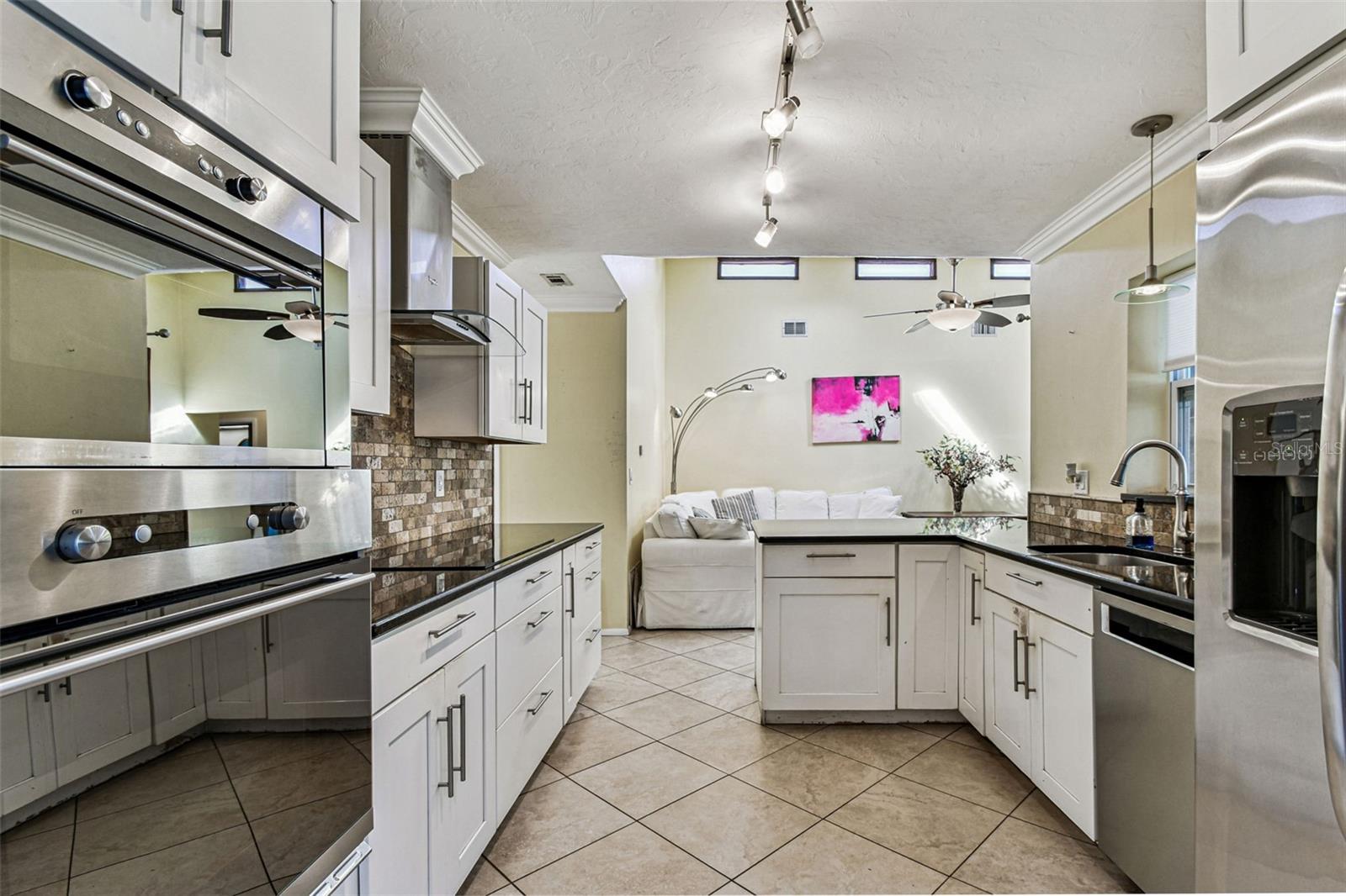 POINTE WEST - Residential