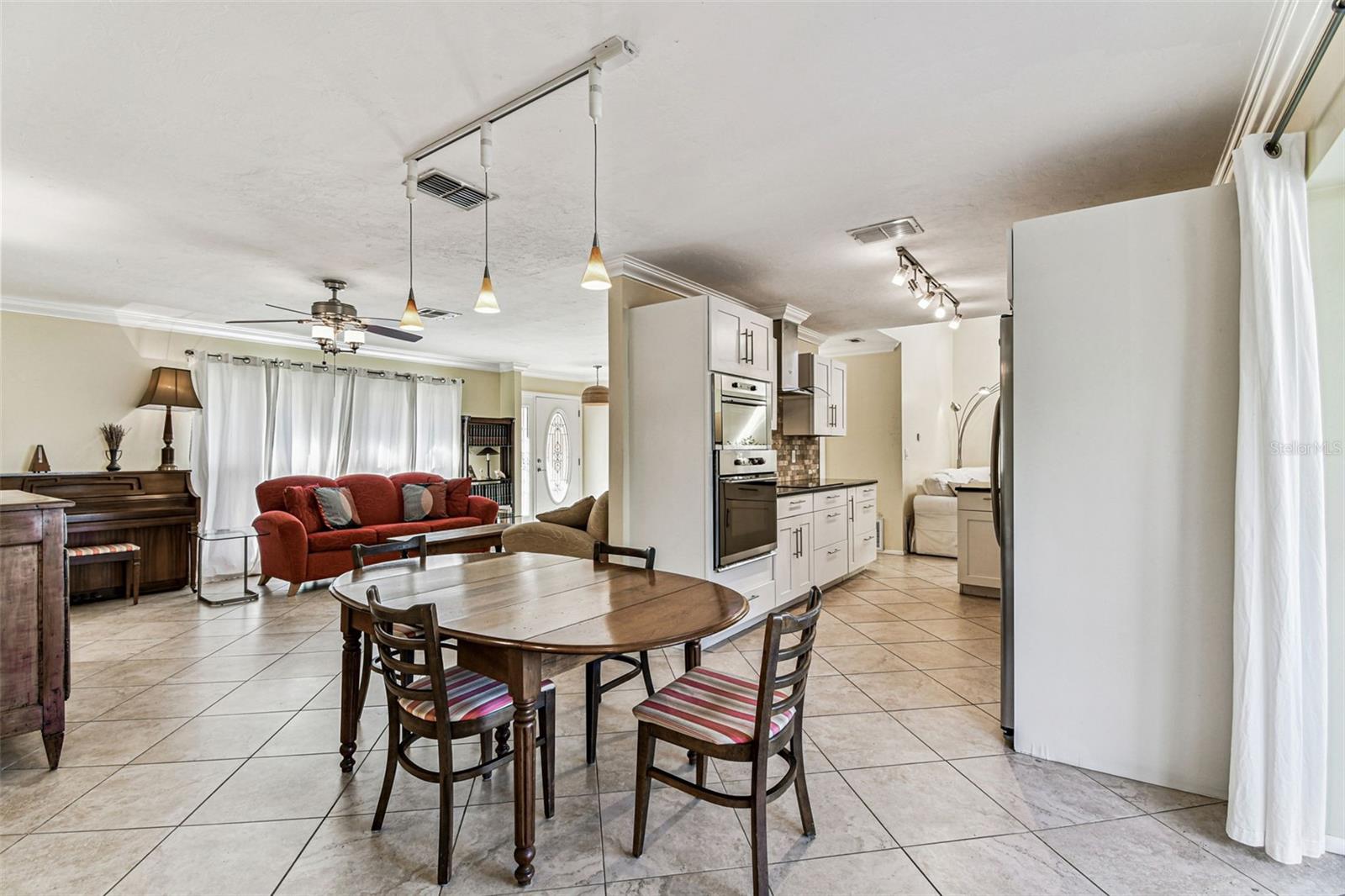 POINTE WEST - Residential