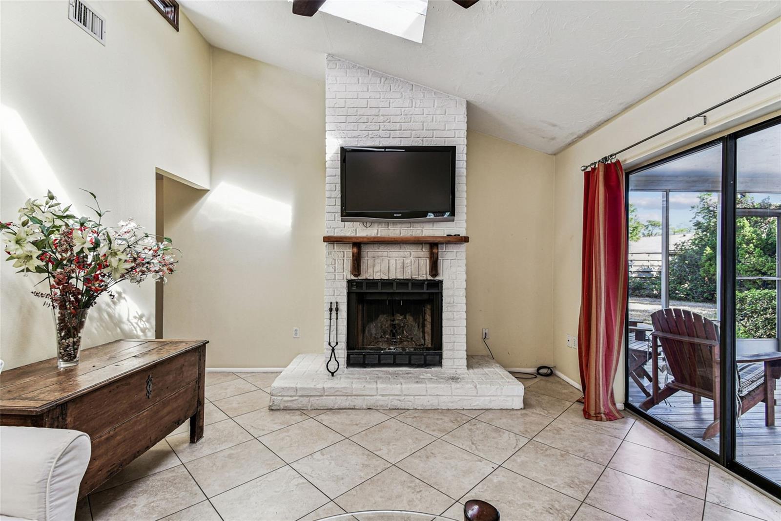 POINTE WEST - Residential