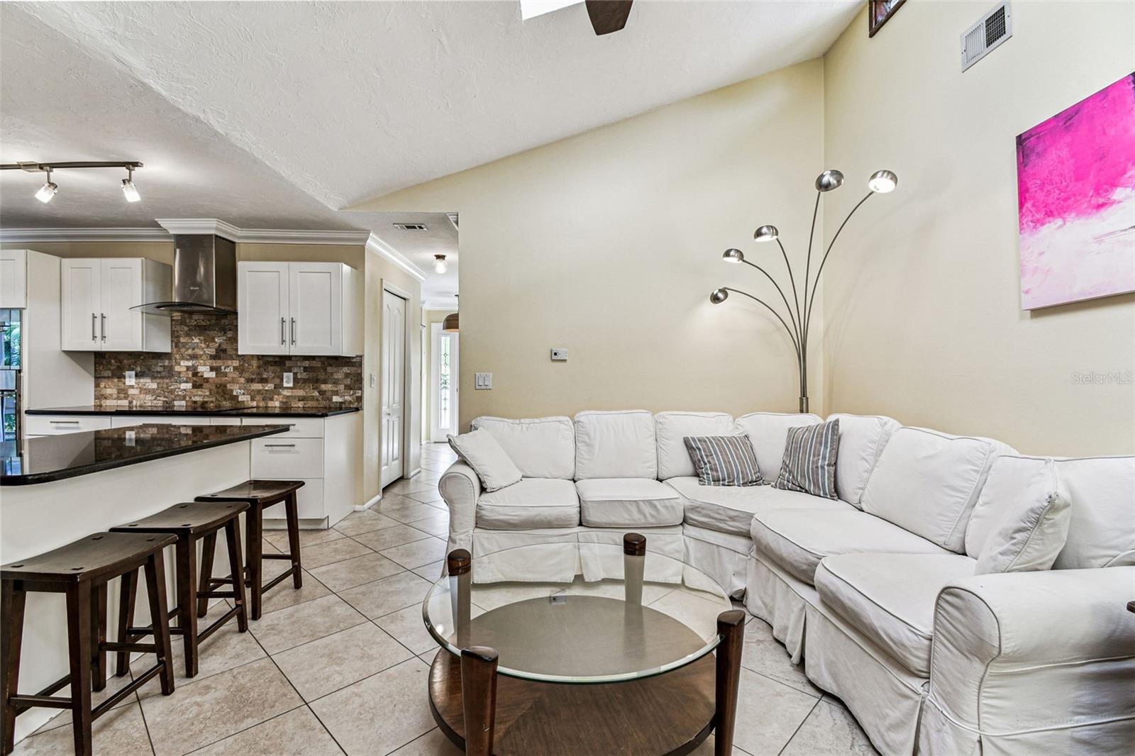 POINTE WEST - Residential