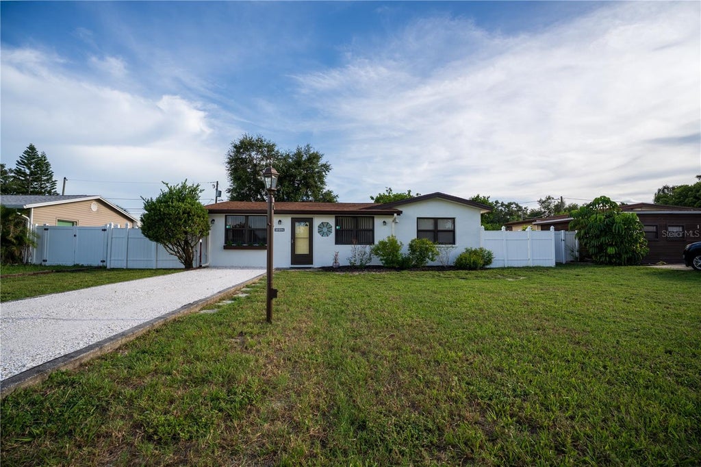 Photo of 10294 54th Avenue N, St Petersburg, FL 33708 (MLS # TB8546660)