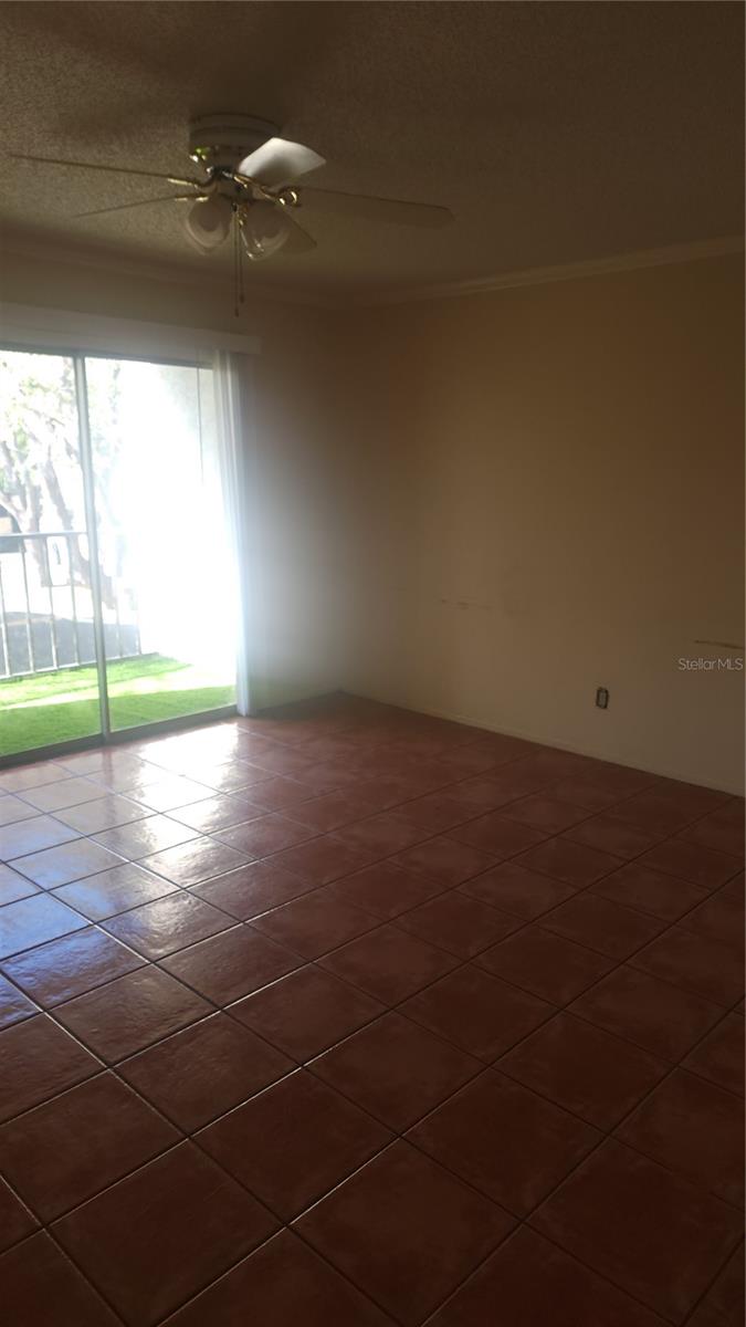 BAVARIAN VILLAGE PH III CON - Residential