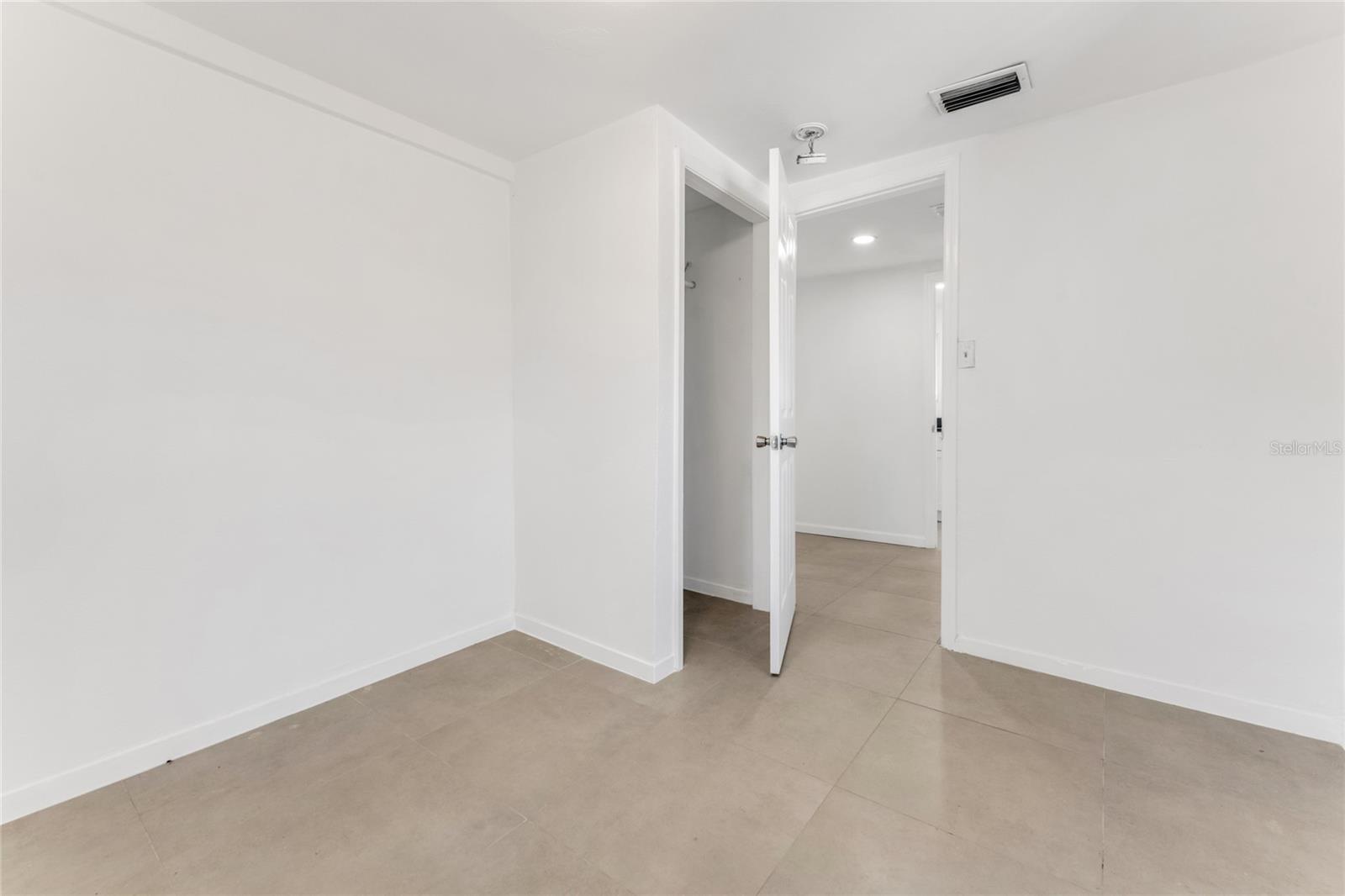 SHOEMAKER IN COLEMANS DAYTONA - Residential Lease