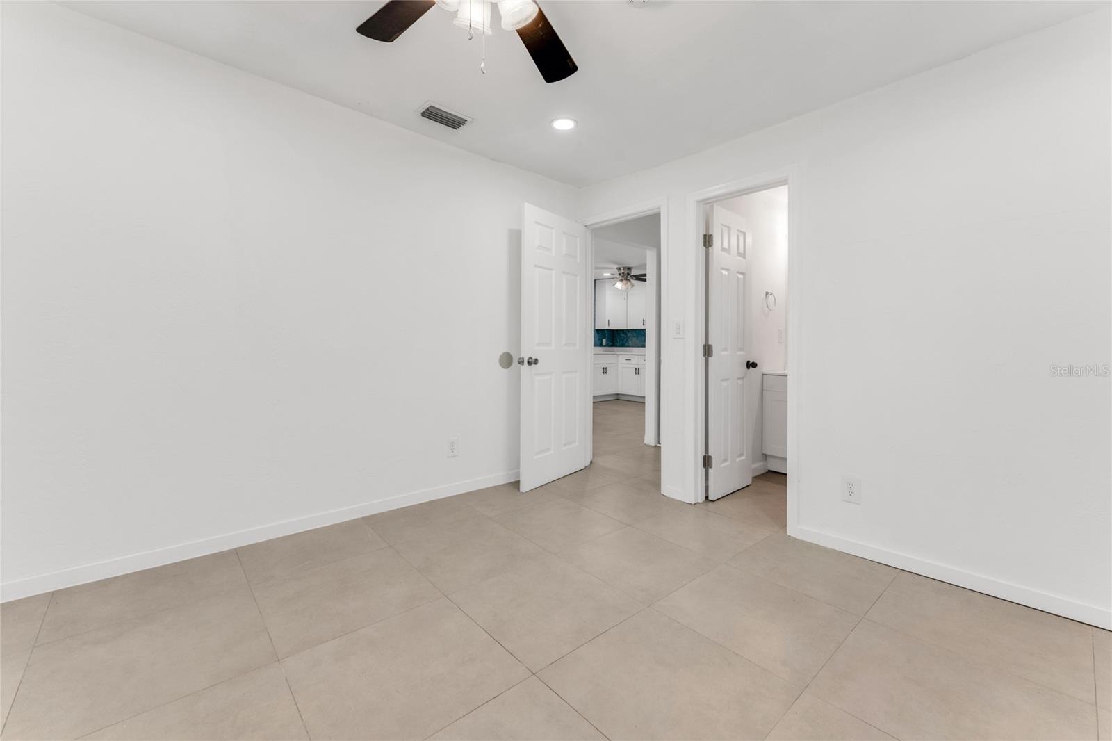 SHOEMAKER IN COLEMANS DAYTONA - Residential Lease