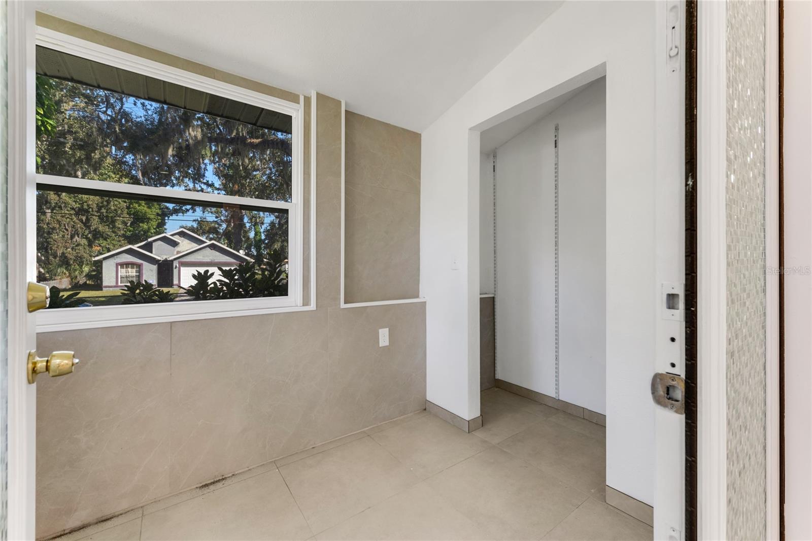 SHOEMAKER IN COLEMANS DAYTONA - Residential Lease