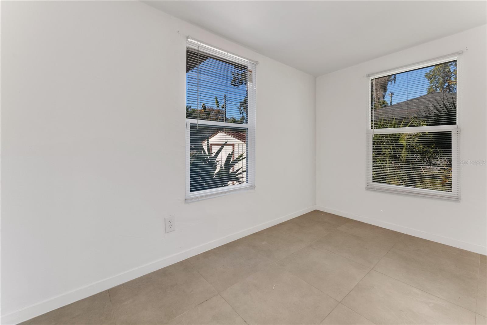 SHOEMAKER IN COLEMANS DAYTONA - Residential Lease