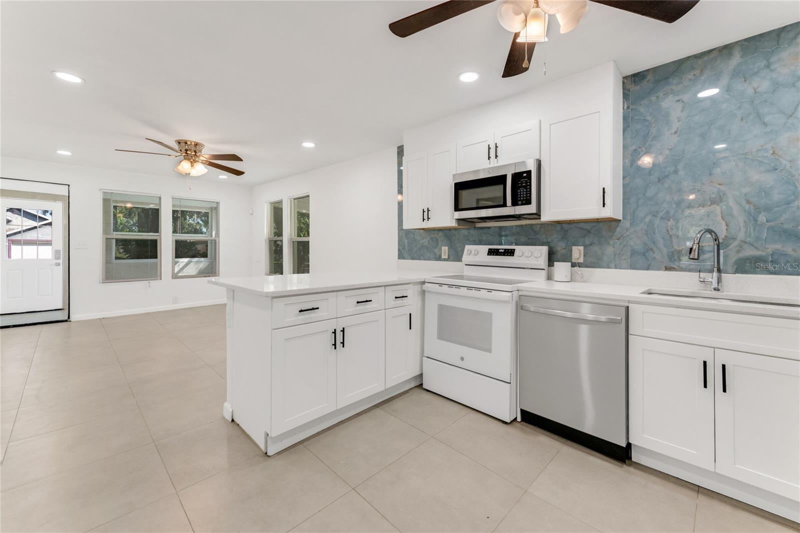 SHOEMAKER IN COLEMANS DAYTONA - Residential Lease