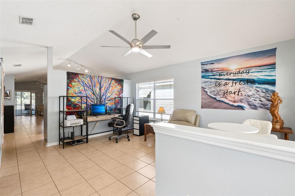 Photo of 25205 Cranes Roost Circle, Leesburg, FL 34748 (MLS # G5105539)