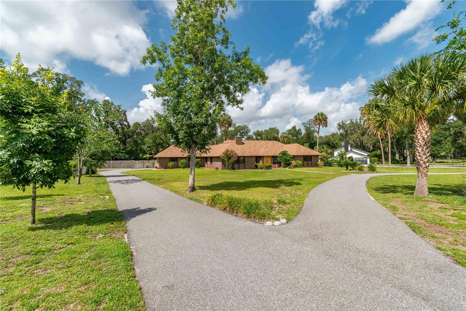 3555 SW 24TH AVENUE ROAD