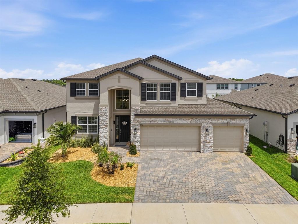 Photo of 33163 Sycamore Leaf Drive, Wesley Chapel, FL 33545 (MLS # W7885551)