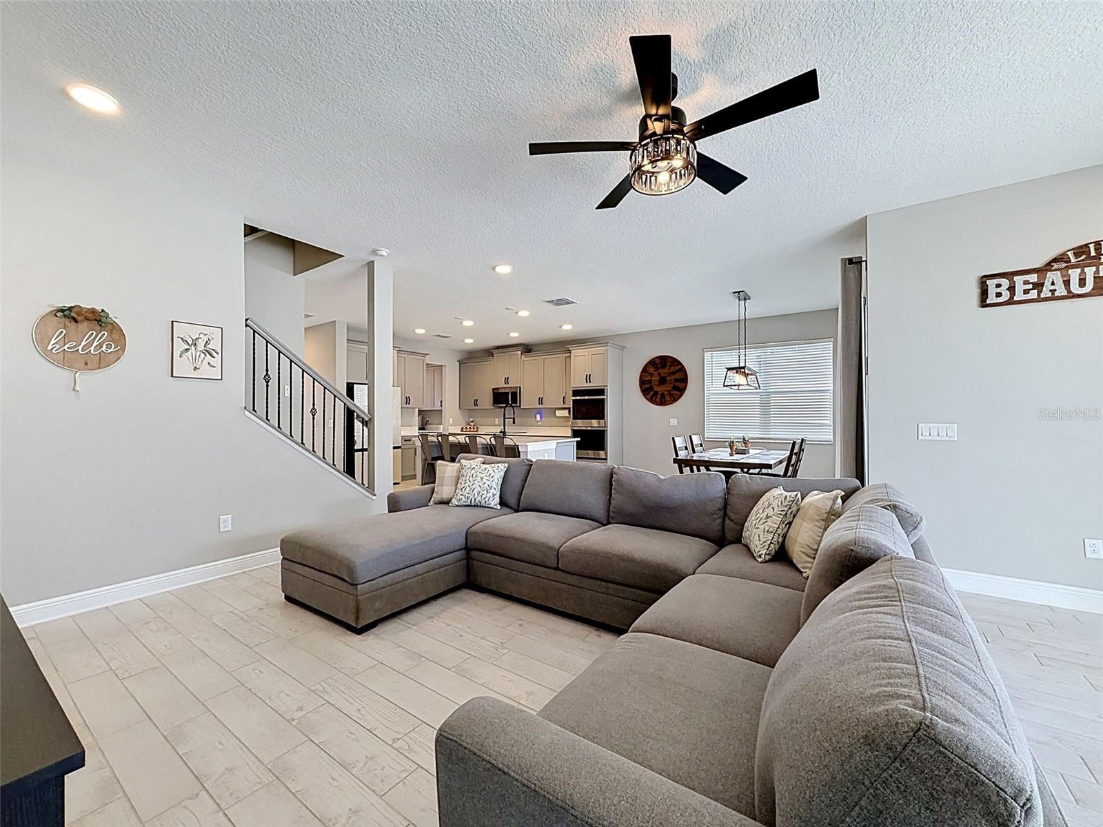 WHISPERING OAKS PRESERVE - Residential