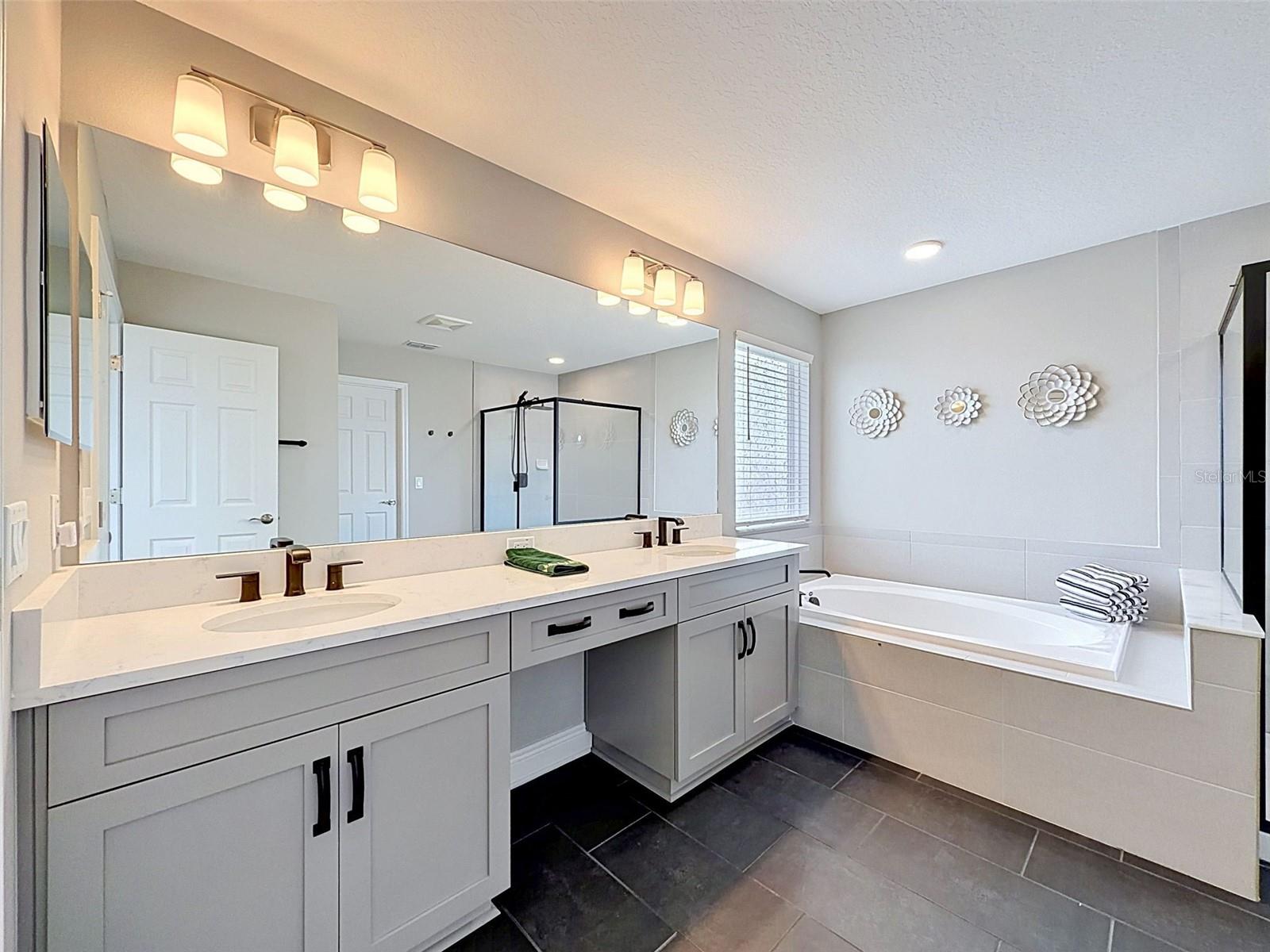 WHISPERING OAKS PRESERVE - Residential
