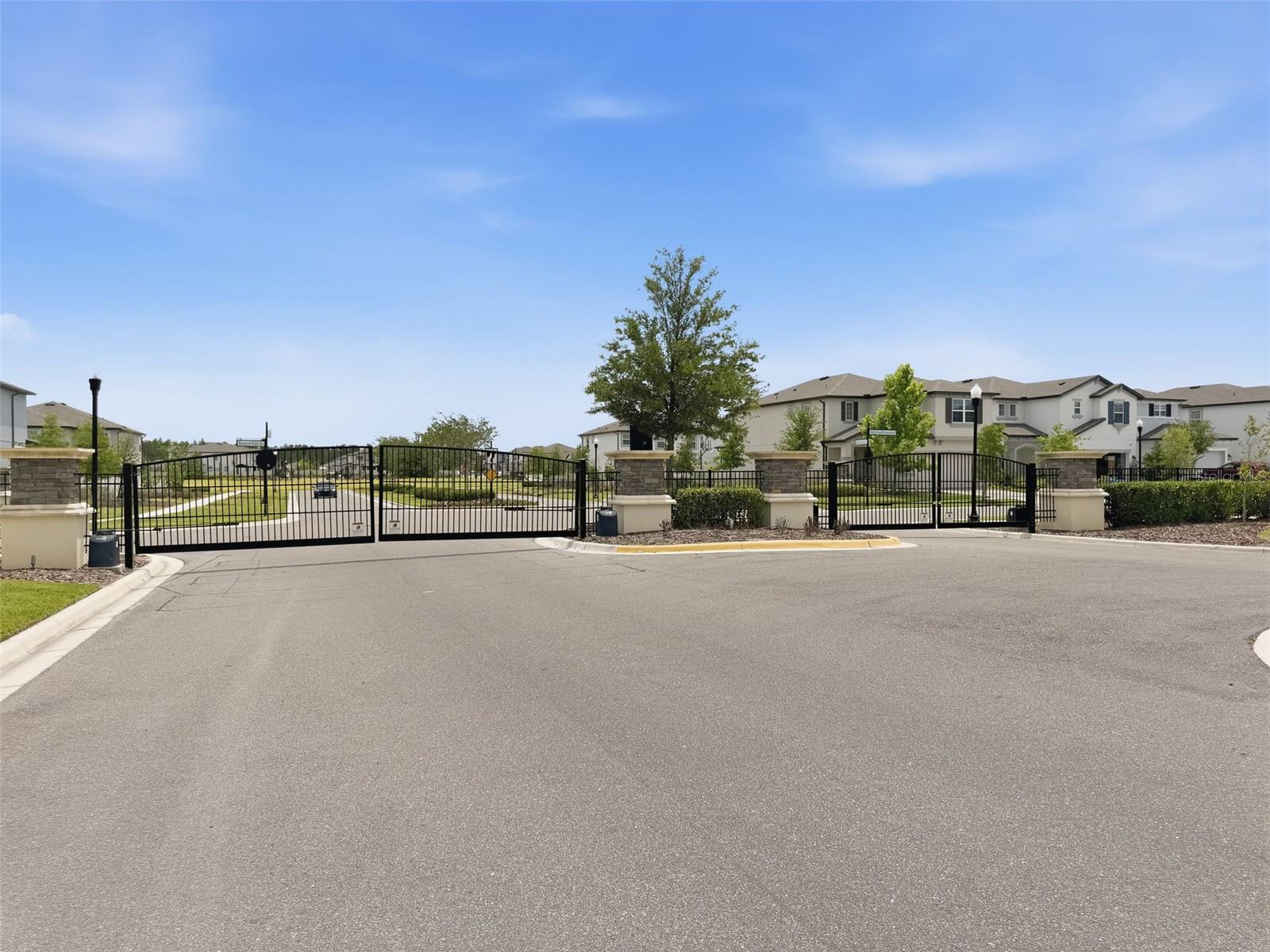 WHISPERING OAKS PRESERVE - Residential