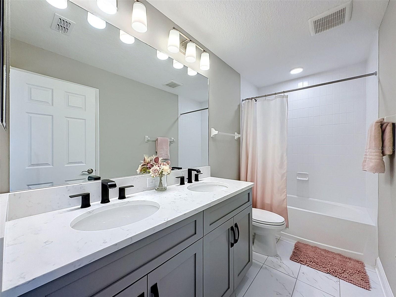 WHISPERING OAKS PRESERVE - Residential