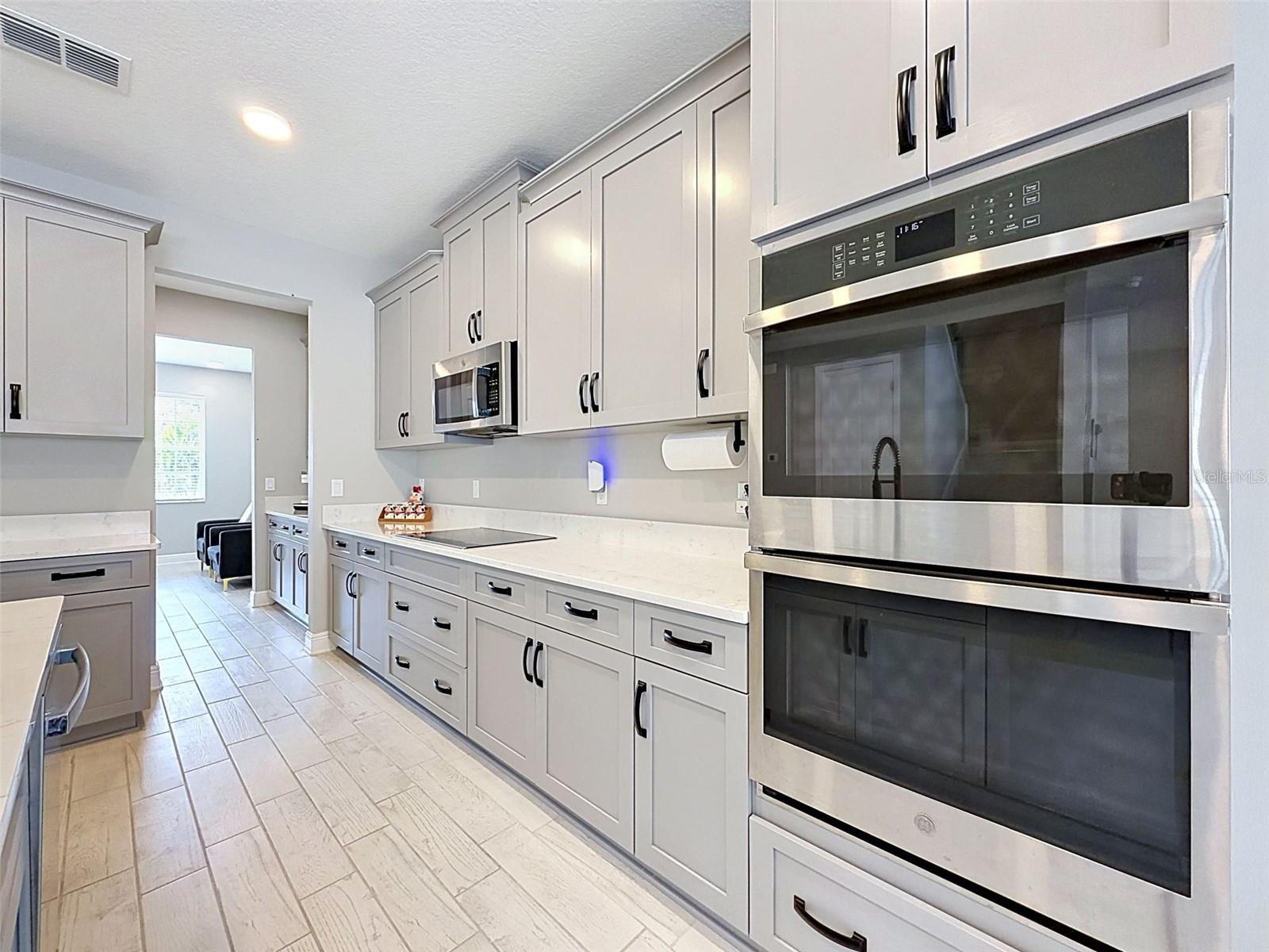 WHISPERING OAKS PRESERVE - Residential