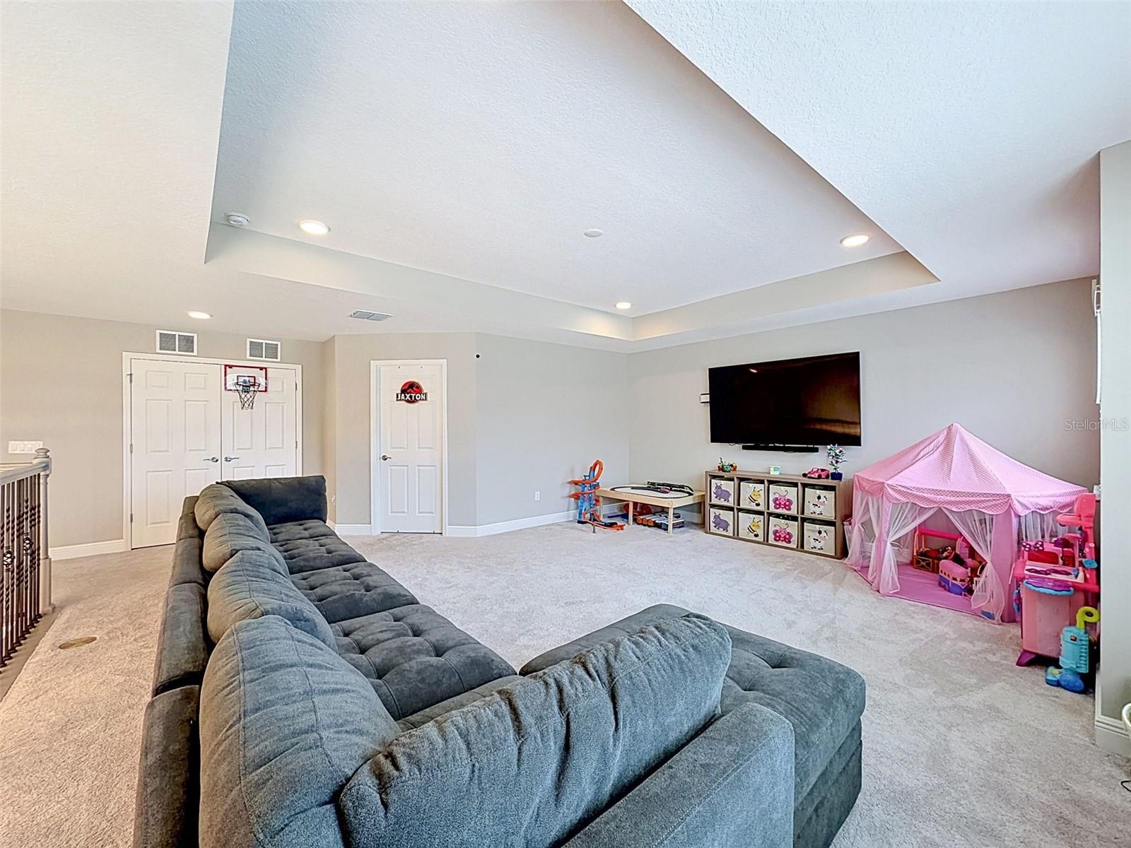 WHISPERING OAKS PRESERVE - Residential