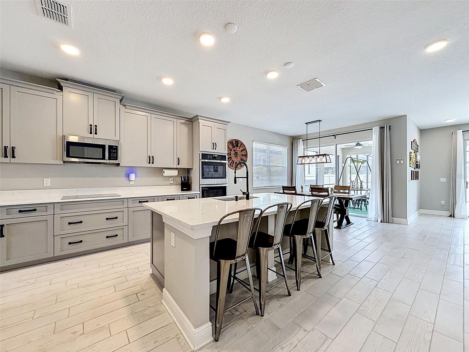 WHISPERING OAKS PRESERVE - Residential