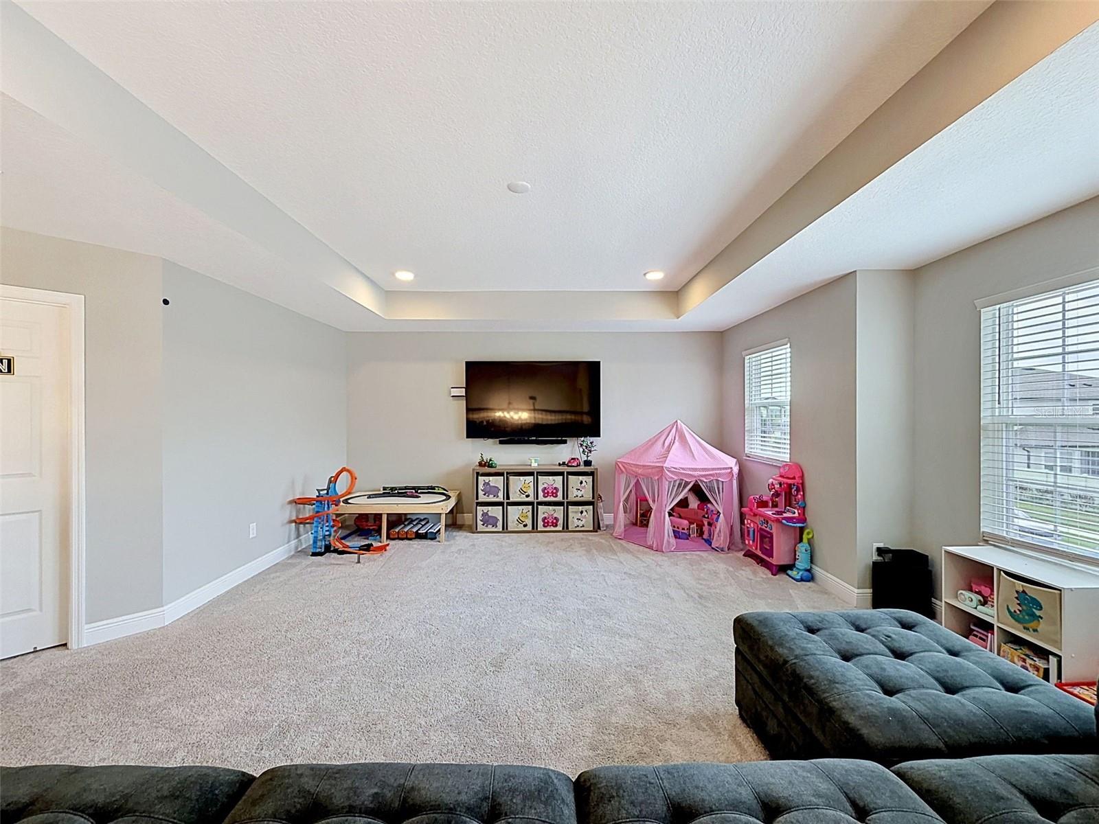 WHISPERING OAKS PRESERVE - Residential